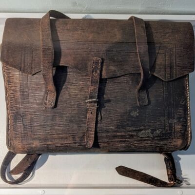 Ein Schulranzen auf der Flucht - Objekt des Monats April im Kreismuseum Herzogtum Lauenburg