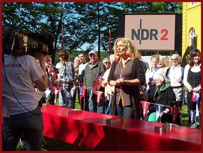 Bild vergr&ouml;&szlig;ern: Bettina Tietjen moderiert aus Ratzeburg 'Das! Duell