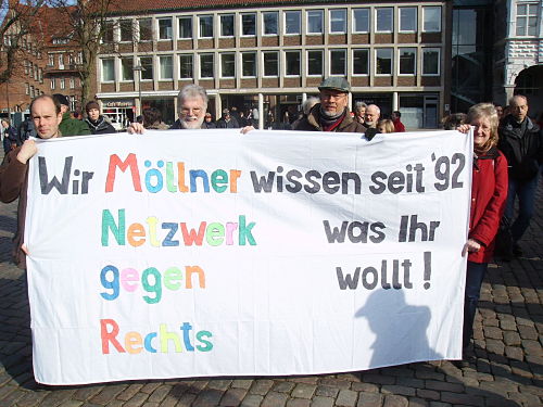 Bild vergrößern: Möllner Netzwerk gegen Rechts unterstützt Lübecks Demonstration gegen geplanten Neonaziaufmarsch