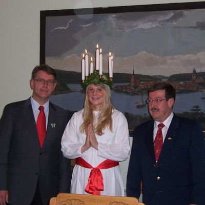 Bild vergr&ouml;&szlig;ern: Ratzeburger Inseladvent 2007 - Luciabesuch aus Str&auml;ngn&auml;s