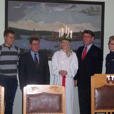 Bild vergr&ouml;&szlig;ern: Ratzeburger Inseladvent 2008 - Luciabesuch aus Str&auml;ngn&auml;s