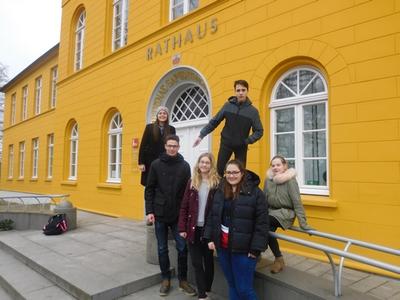 Ratzeburger Jugendbeirat erkundet Parkoureinrichtung "Die Halle" in Hamburg