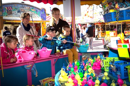 Bild vergrößern: Der Ratzeburger Herbstmarkt - Spaß für die ganze Familie auf dem Marktplatz!