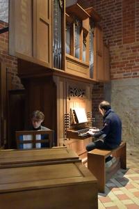 Bild vergr&ouml;&szlig;ern: Pardieskonzert an zwei Orgeln - Prof. Matthias Neumann (re.) und Domorganist Christian Skobowsky