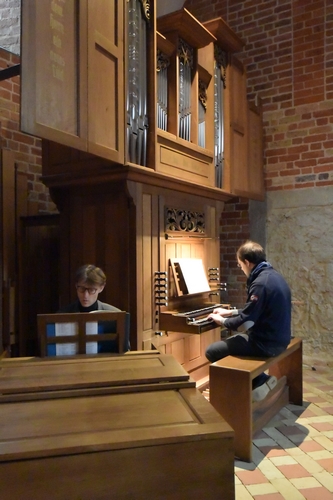 Pardieskonzert an zwei Orgeln - Prof. Matthias Neumann (re.) und Domorganist Christian Skobowsky