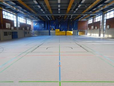 Der neue Hallenboden in der Dreifelder-Sporthalle der Lauenburgischen Gelehrtenschule