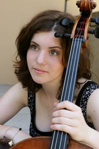 Bild vergr&ouml;&szlig;ern: Cellistin Anna Reisener