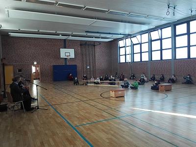 Das Duo Jan Budweis und Wolfgang Meyering nehmen Sch&uuml;ler der Grundschule Ratzeburg/ Vorstadt mit auf eine musikalische Reise durch Europa 