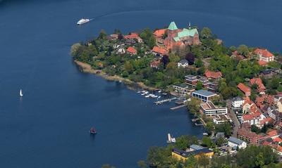 Die Ruderakademie Ratzeburg aus der Luft