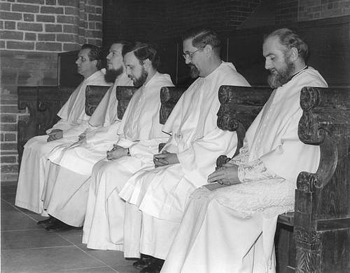 Bild vergrößern: Mönche des Prämonstratenserordens im Ratzeburger Dom anläßlich des 800. Todestages von Bischof Evermod im Jahr 1978in Ratzeburg