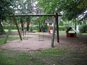Bild vergrößern: Spielplatz im Rehnaer Weg
