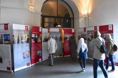 Ausstellung zur Flüchtlingsarbeit in St. Answer