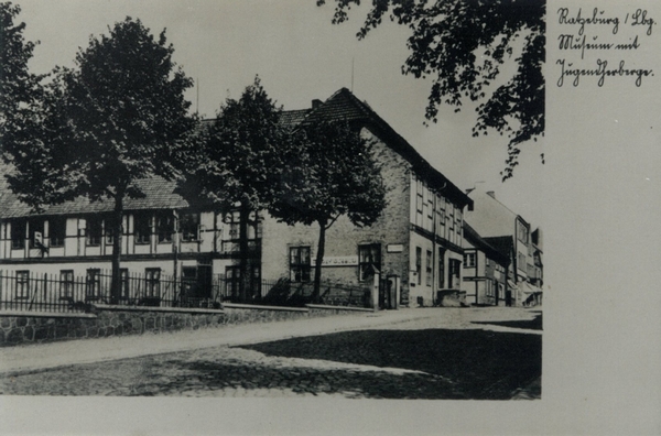 Bild vergrößern: Die Räume der alten Stadtschule in der Schrangenstraße wurden in den zwanziger Jahren auch als Jugendherberge genutzt.