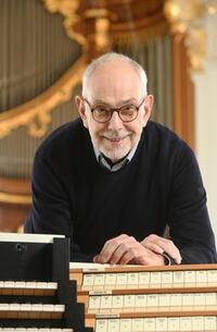 Bild vergr&ouml;&szlig;ern: Hamburger Michel-Organist Christoph Schoener 